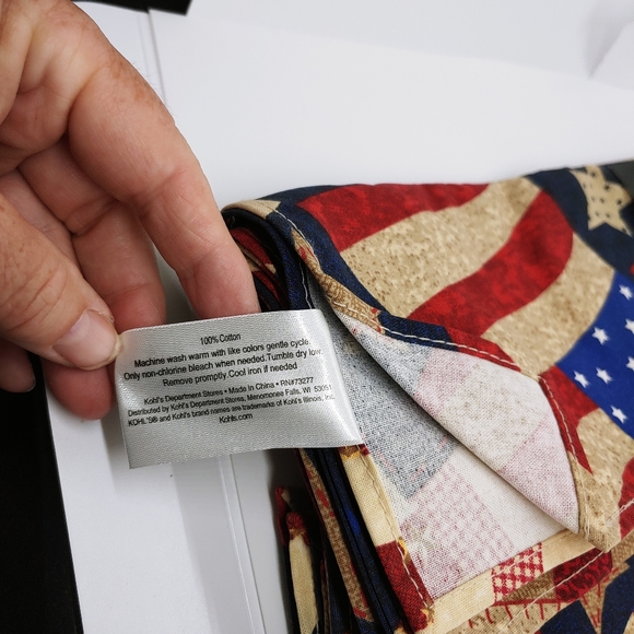 American Flag 4th of July Napkins 2 set of 2 NWOT red white and blue - Picture 5 of 8